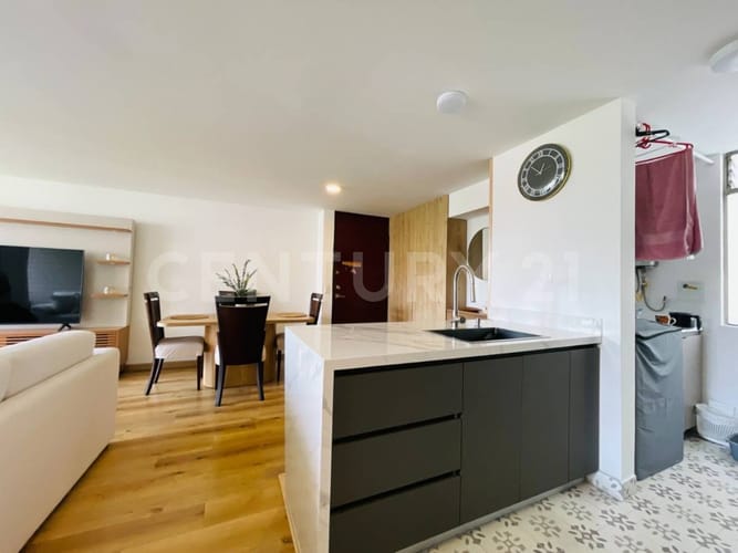 Apartamento de 2 alcobas en venta en Alto De Misael, Envigado, 82 m² · foto 2 de 17