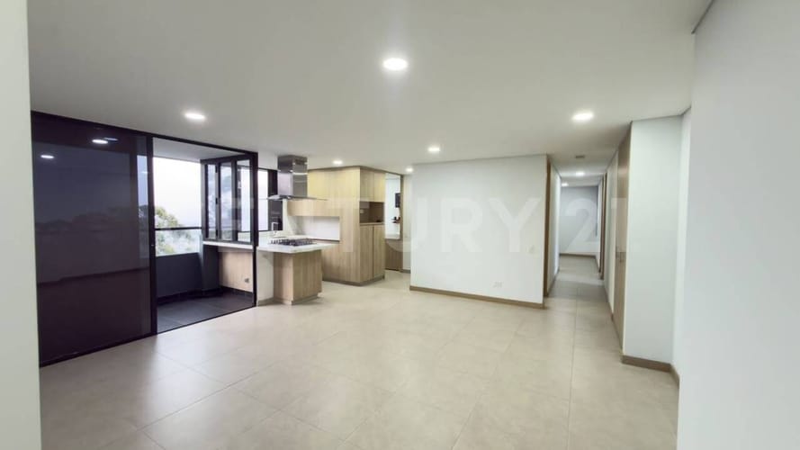 Apartamento de 3 alcobas en arriendo en El Poblado, Medellín, 95 m² · foto 3 de 16