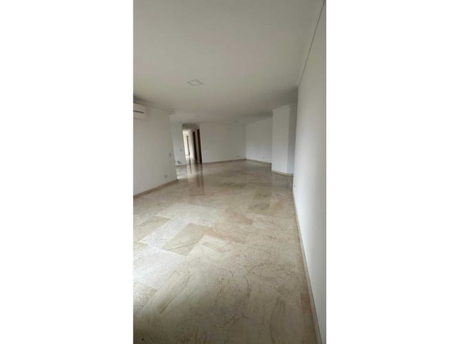 Apartamento de 4 alcobas en venta en Conquistadores, Medellín, 220 m² · foto 9 de 12