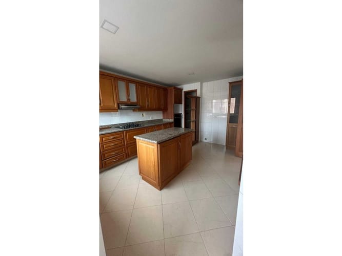 Apartamento de 4 alcobas en venta en Conquistadores, Medellín, 220 m² · foto 10 de 12
