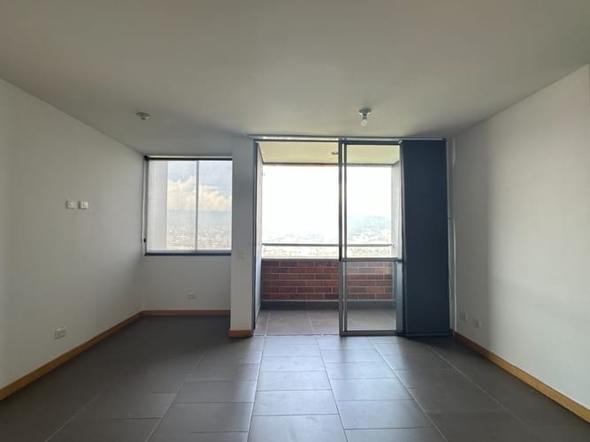 Apartamento de 2 alcobas en venta en Loma Del Esmeraldal, Envigado, 67 m² · foto 1 de 15