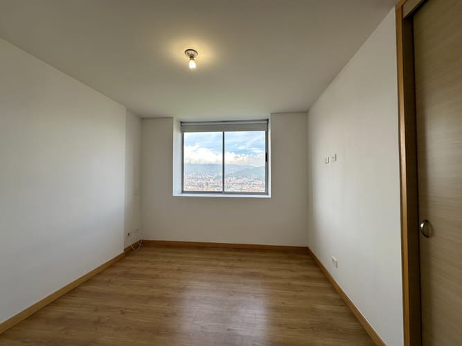 Apartamento de 2 alcobas en venta en Loma Del Esmeraldal, Envigado, 67 m² · foto 6 de 15
