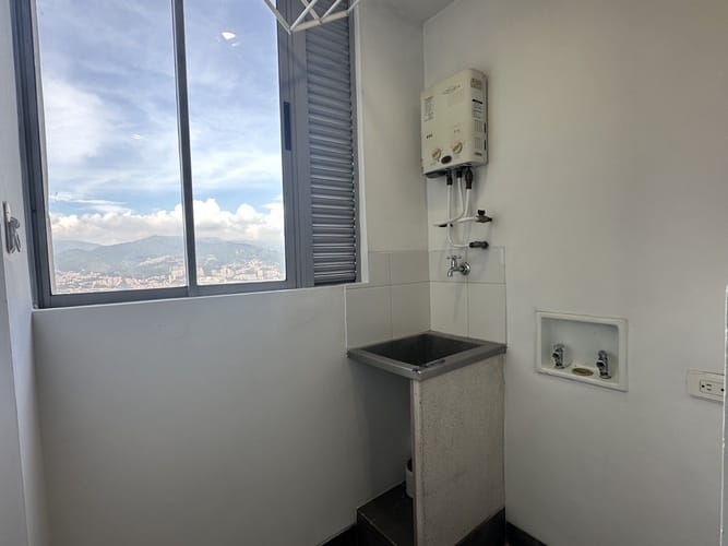 Apartamento de 2 alcobas en venta en Loma Del Esmeraldal, Envigado, 67 m² · foto 12 de 15