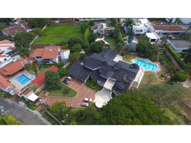 Casa de 7 alcobas en venta en Ciudad Campestre, Cali, 1650 m² · foto 3 de 10