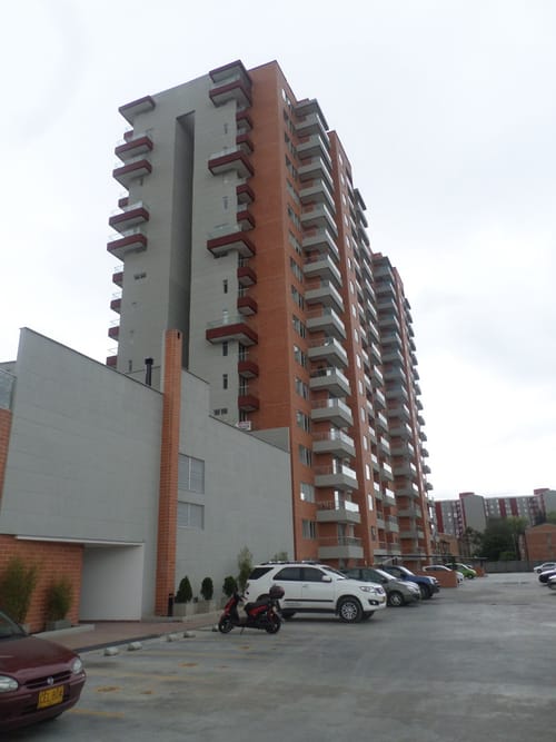 Apartamento de 3 alcobas en venta en Portales Del Norte, Bogotá, 70 m² · foto 2 de 20