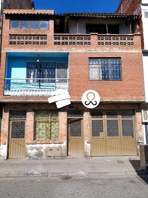 Casa de 9 alcobas en venta en Tunjuelito, Bogotá, 131 m² · foto 1 de 12