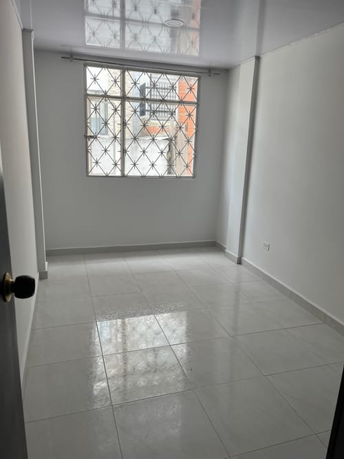 Apartaestudio en arriendo en Santa Maria Del Lago, Bogotá, 30 m² · foto 1 de 8