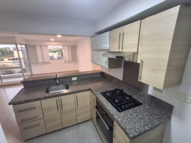 Apartamento de 3 alcobas en arriendo en Cañaveral, Floridablanca, 85 m² · foto 4 de 23