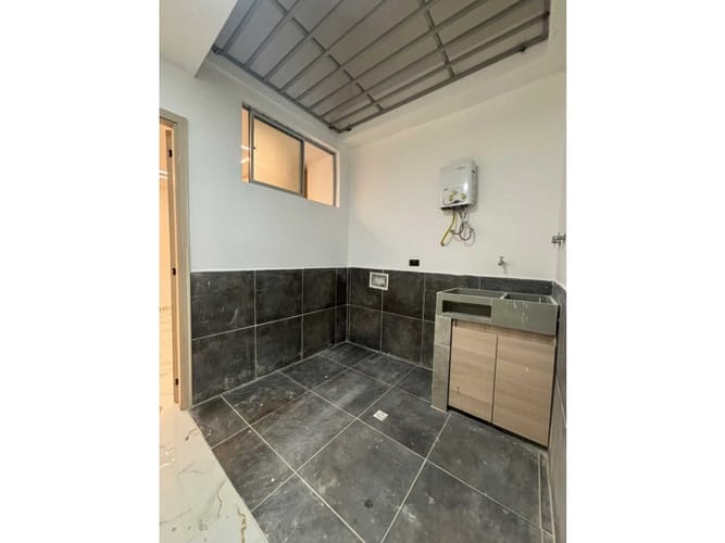 Apartamento de 3 alcobas en venta en Cabañitas, Bello, 110 m² · foto 4 de 5