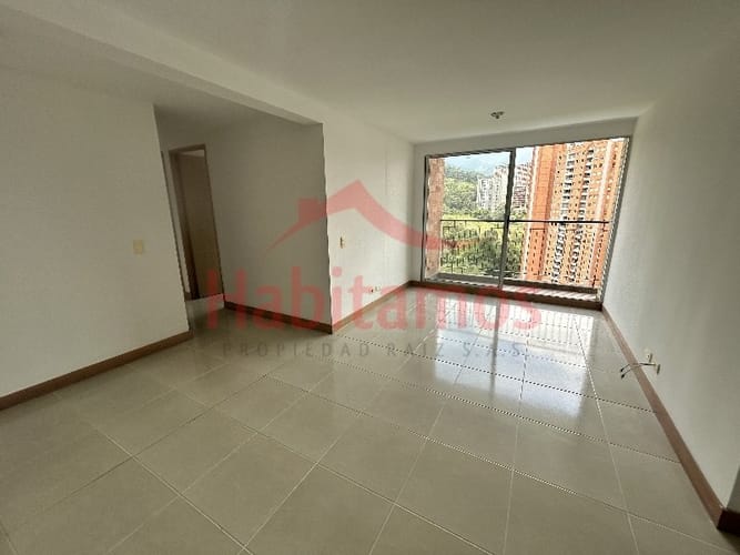 Apartamento de 3 alcobas en arriendo en San Remo, Sabaneta, 68 m² · foto 3 de 14