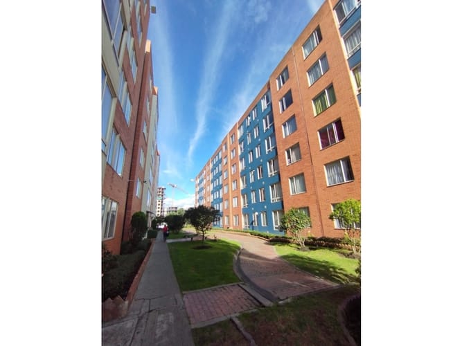 Apartamento de 3 alcobas en arriendo en Ciudad Alsacia, Bogotá, 53 m² · foto 1 de 16