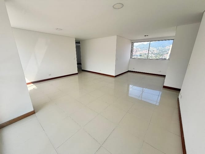 Apartamento de 3 alcobas en arriendo en Mesa, Envigado, 96 m² · foto 3 de 10