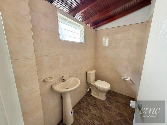Casa de 5 alcobas en arriendo en Laureles, Medellín, 200 m² · foto 6 de 16