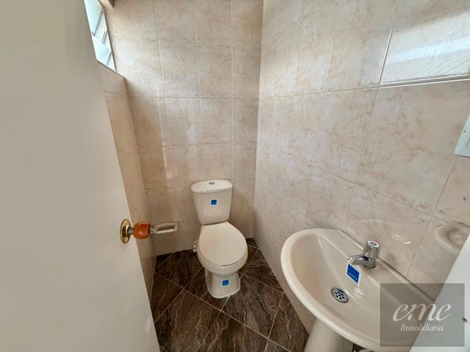 Casa de 5 alcobas en arriendo en Laureles, Medellín, 200 m² · foto 7 de 16