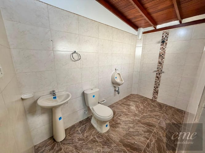 Casa de 5 alcobas en arriendo en Laureles, Medellín, 200 m² · foto 12 de 16