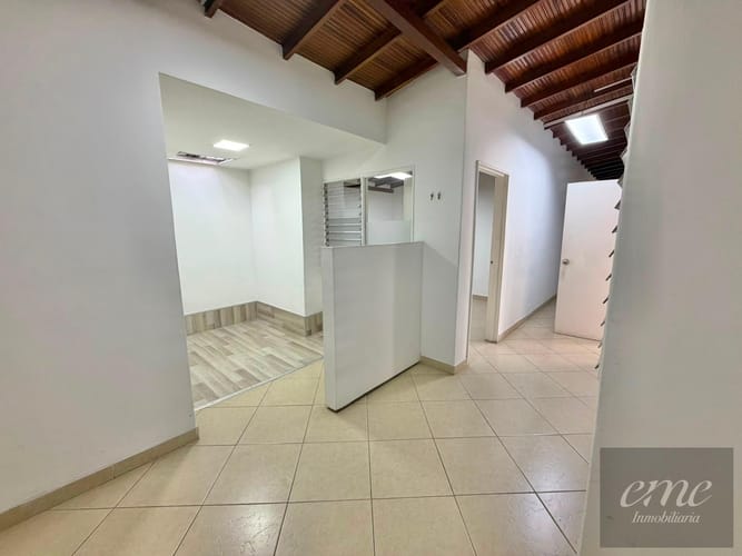 Casa de 5 alcobas en arriendo en Laureles, Medellín, 200 m² · foto 13 de 16