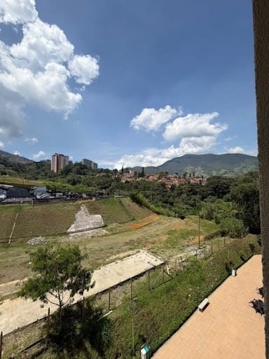 Apartamento de 2 alcobas en arriendo en Miraflores, Medellín, 43 m² · foto 7 de 12