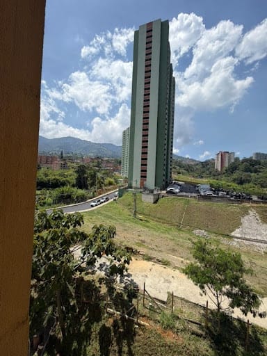 Apartamento de 2 alcobas en arriendo en Miraflores, Medellín, 43 m² · foto 8 de 12