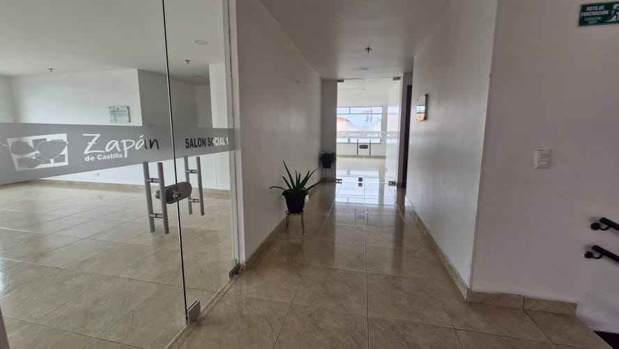 Apartamento de 3 alcobas en venta en Castilla, Bogotá, 75 m² · foto 12 de 18