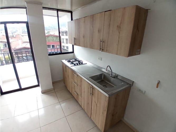 Apartamento de 2 alcobas en arriendo en Caicedo, Medellín, 90 m² · foto 2 de 13
