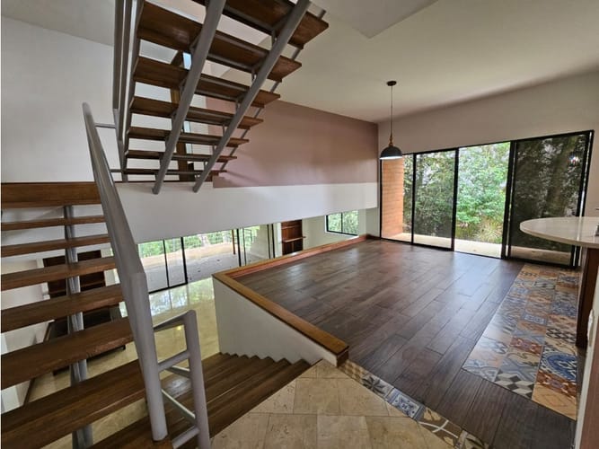 Casa de 4 alcobas en arriendo en Alejandría, Medellín, 260 m² · foto 5 de 24