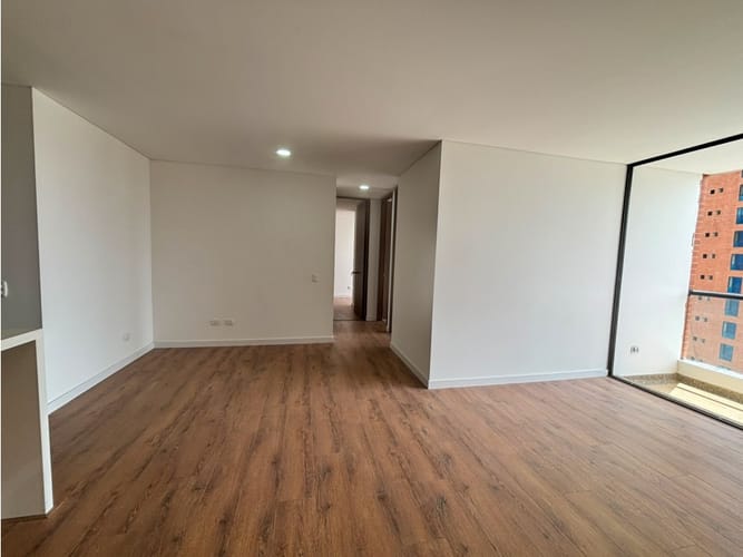Apartamento de 3 alcobas en venta en Cedritos, Bogotá, 79 m² · foto 2 de 10