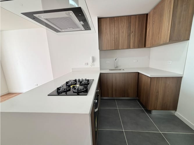 Apartamento de 3 alcobas en venta en Cedritos, Bogotá, 79 m² · foto 3 de 10