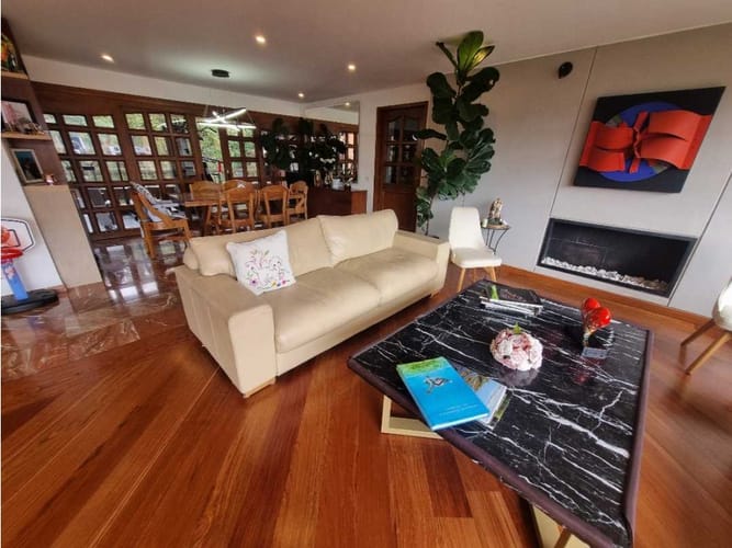 Apartamento de 3 alcobas en venta en Cerros De Suba, Bogotá, 210 m² · foto 5 de 24