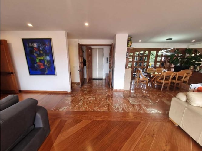 Apartamento de 3 alcobas en venta en Cerros De Suba, Bogotá, 210 m² · foto 8 de 24