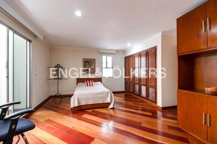 Apartamento de 4 alcobas en arriendo en La Cabrera, Bogotá, 388 m² · foto 24 de 24