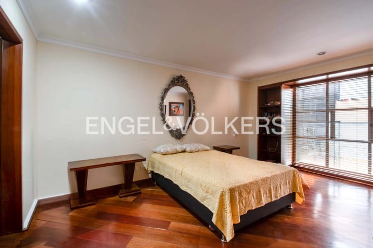 Apartamento de 4 alcobas en arriendo en La Cabrera, Bogotá, 388 m² · foto 13 de 24