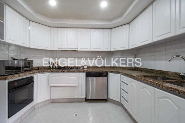 Apartamento de 4 alcobas en arriendo en La Cabrera, Bogotá, 388 m² · foto 8 de 24