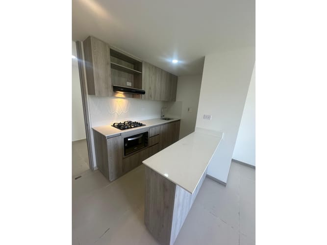 Apartamento de 3 alcobas en arriendo en Zona Industrial No. 1, Itagüí, 67 m² · foto 2 de 18