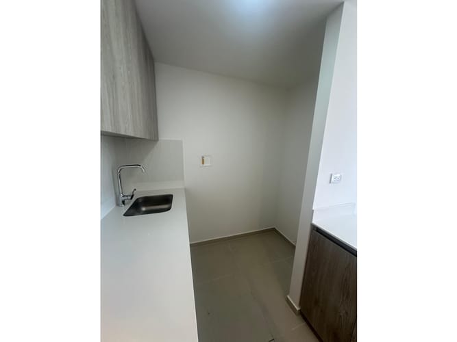 Apartamento de 3 alcobas en arriendo en Zona Industrial No. 1, Itagüí, 67 m² · foto 3 de 18
