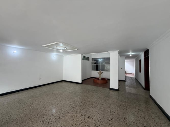 Casa de 7 alcobas en arriendo en Cabecera Del Llano, Bucaramanga, 520 m² · foto 3 de 19