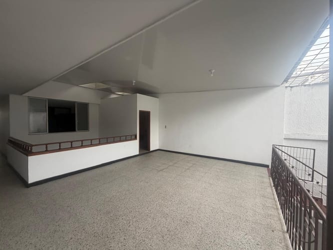 Casa de 7 alcobas en arriendo en Cabecera Del Llano, Bucaramanga, 520 m² · foto 11 de 19