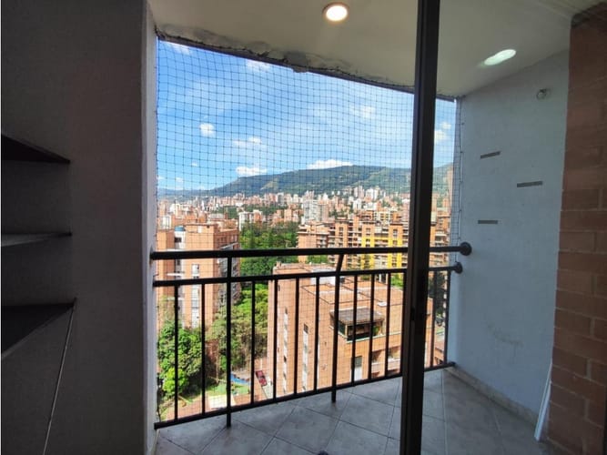 Apartamento de 4 alcobas en arriendo en Las Vegas, Medellín, 190 m² · foto 14 de 24