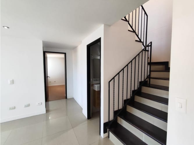 Apartamento de 4 alcobas en arriendo en Las Vegas, Medellín, 190 m² · foto 21 de 24