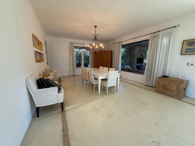 hermosa casa con piscina climatizada en alquiler anual en barrio Cerrado de Laguna Blanca · Foto 4