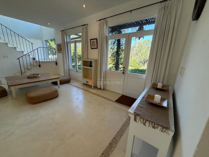 hermosa casa con piscina climatizada en alquiler anual en barrio Cerrado de Laguna Blanca · Foto 6
