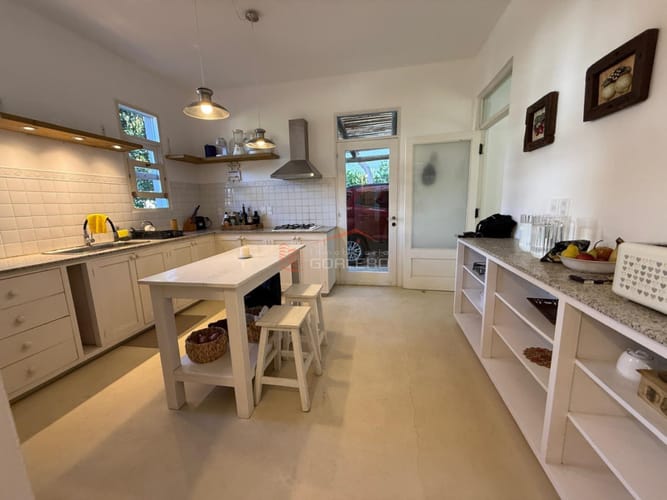hermosa casa con piscina climatizada en alquiler anual en barrio Cerrado de Laguna Blanca · Foto 8