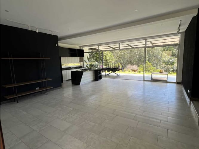 Casa de 3 alcobas en arriendo en San Jose, Guarne, 230 m² · foto 2 de 17