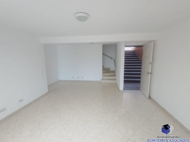 Casa de 4 alcobas en arriendo en Belén, Medellín, 200 m² · foto 9 de 17