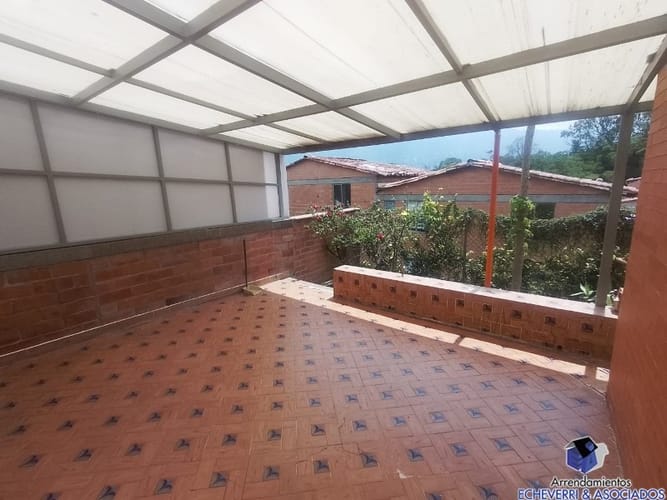 Casa de 4 alcobas en arriendo en Belén, Medellín, 200 m² · foto 13 de 17