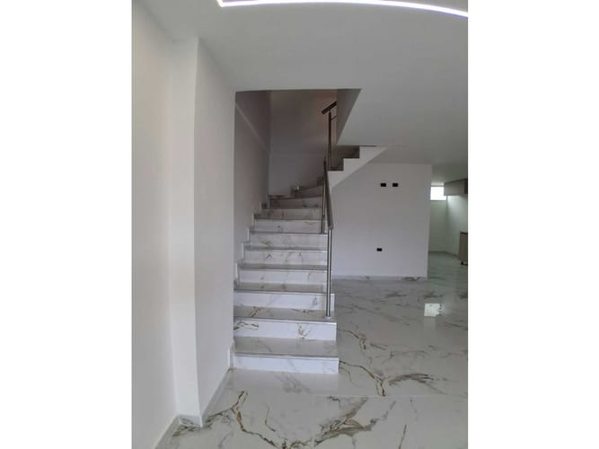 Apartamento de 4 alcobas en venta en Cabañitas, Bello, 220 m² · foto 2 de 23