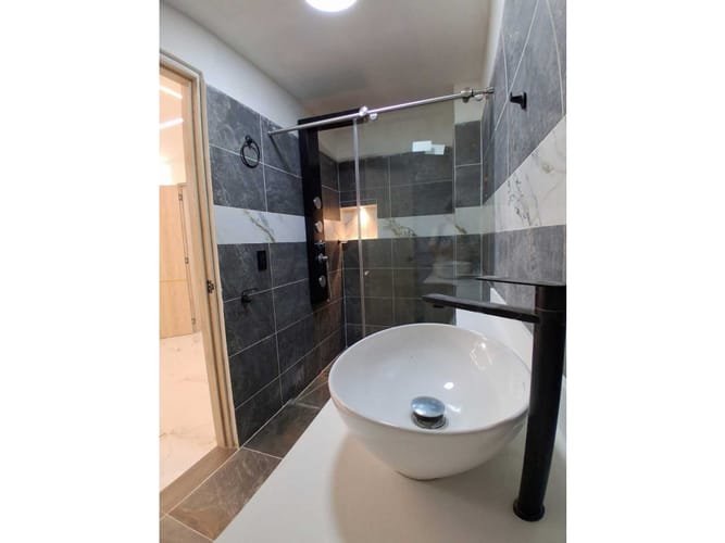 Apartamento de 4 alcobas en venta en Cabañitas, Bello, 220 m² · foto 7 de 23