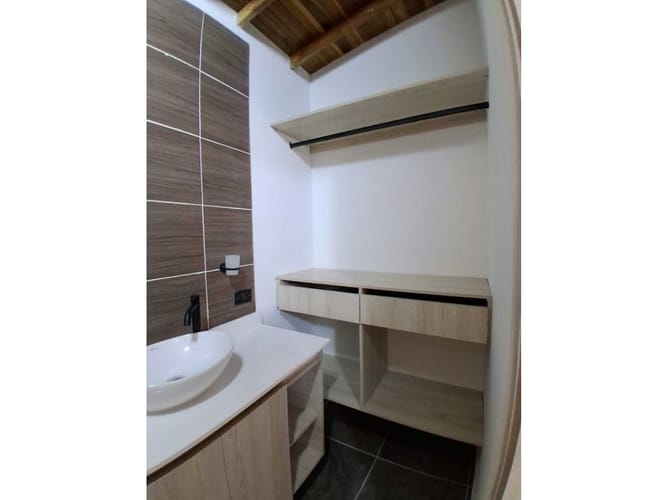 Apartamento de 4 alcobas en venta en Cabañitas, Bello, 220 m² · foto 18 de 23