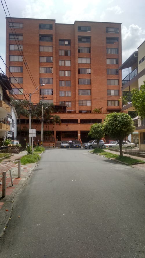 Apartamento de 1 alcoba en arriendo en Florida Nueva, Medellín, 25 m² · foto 2 de 10