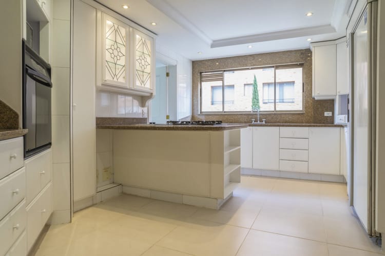 Apartamento de 3 alcobas en venta en La Cabrera, Bogotá, 220 m² · foto 6 de 24