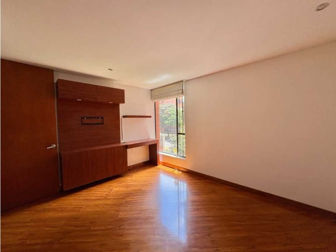Apartamento de 3 alcobas en arriendo en Santa Barbara, Bogotá, 181 m² · foto 2 de 22